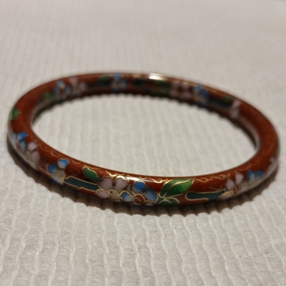 Hand enameled oriental design bangle bracelet - Picture 4 of 16
